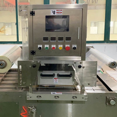 Machine de scellage de plateaux alimentaires linéaires 20 pièces/min Formation et conception personnalisables